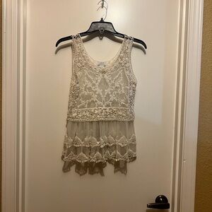 Lace Sleeveless Top in Cream